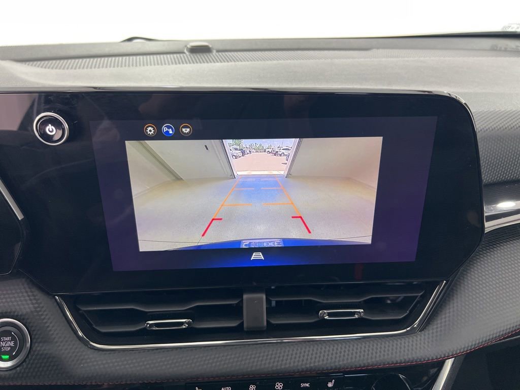 Used 2025 Chevrolet Equinox RS FWD image 14