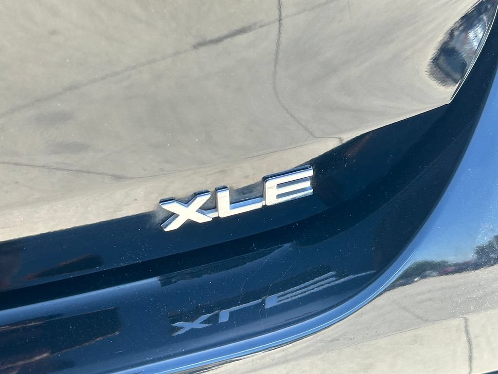 Used 2023 Toyota Highlander XLE FWD image 14