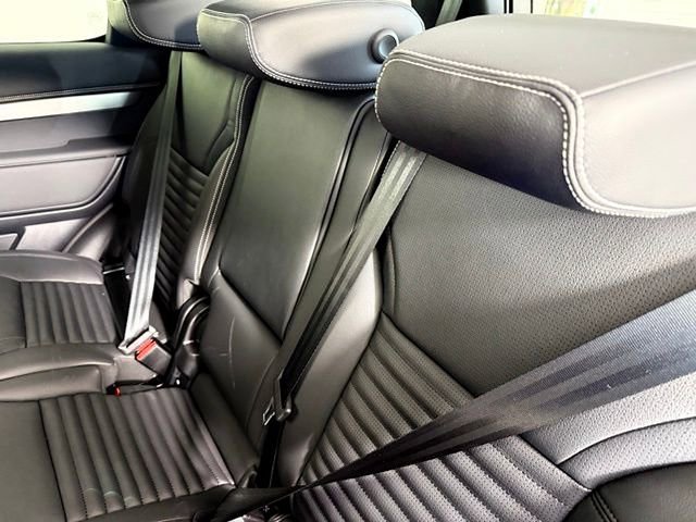 Certified 2025 Land Rover Discovery Dynamic SE image 32