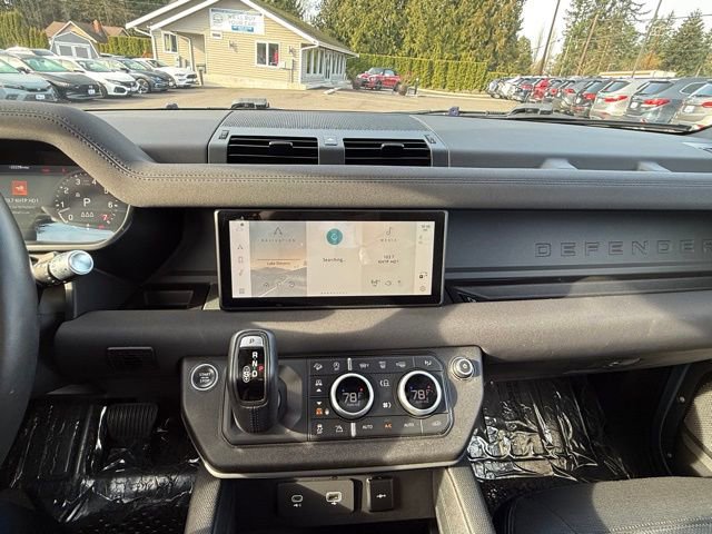 Used 2022 Land Rover Defender 90 X-Dynamic S image 18
