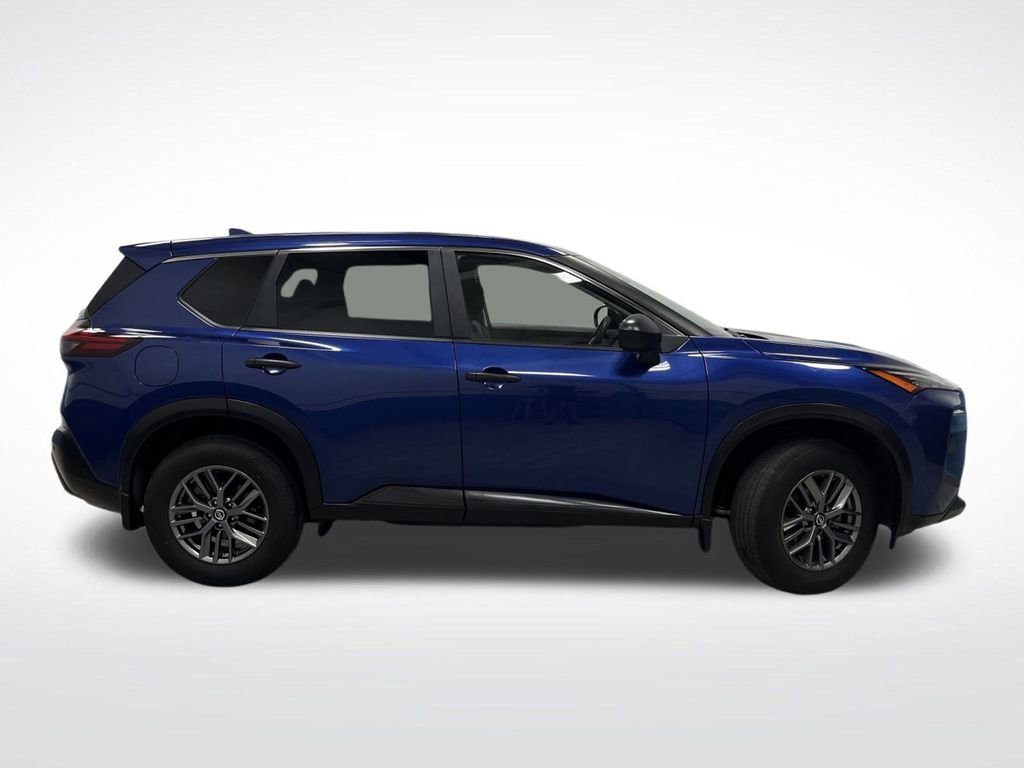 Used 2021 Nissan Rogue S image 2