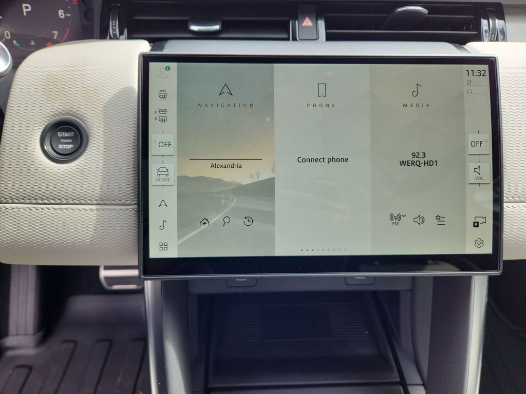 New 2026 Land Rover Discovery Sport Landmark image 17