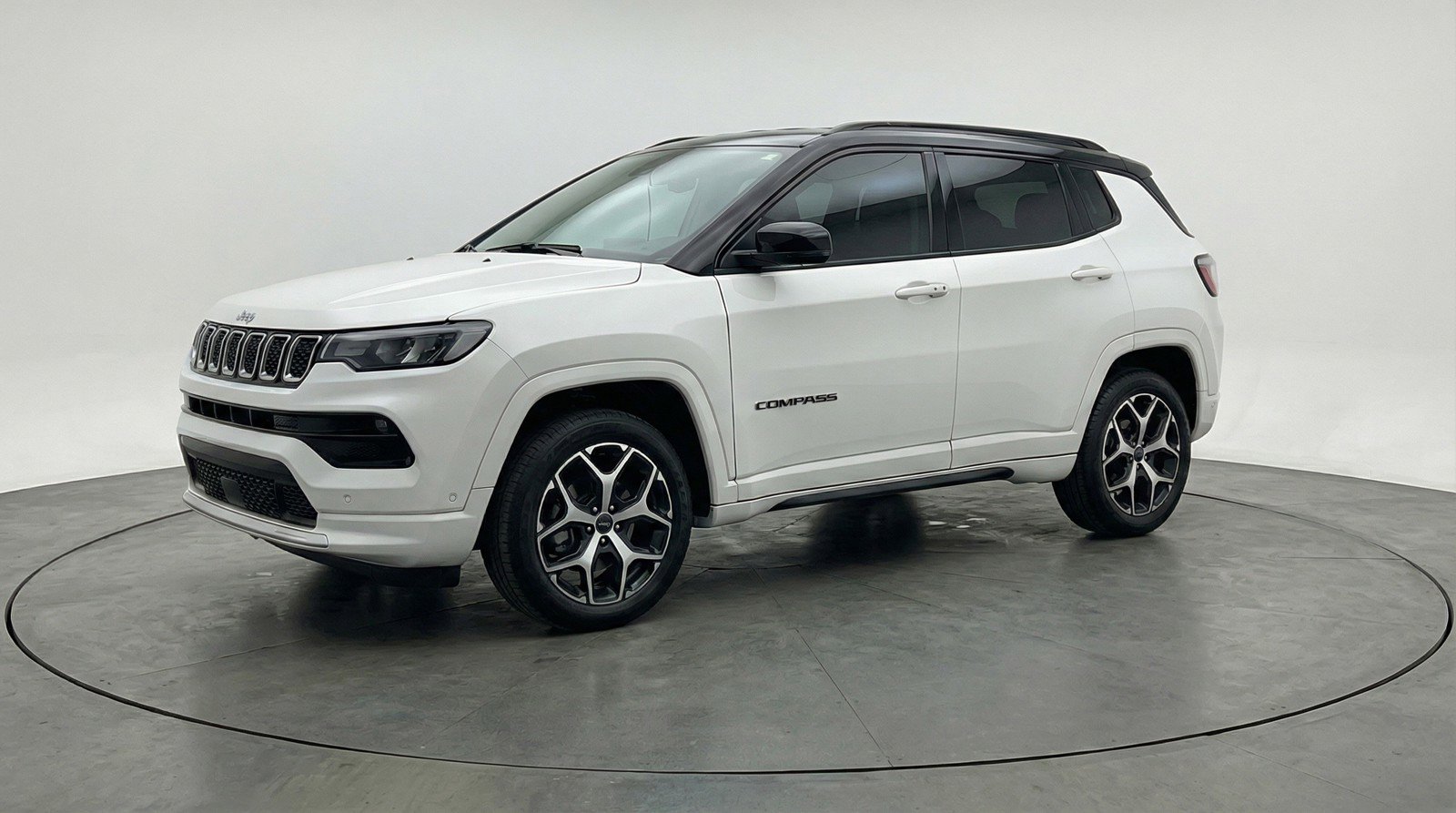 Used 2025 Jeep Compass Limited image 3