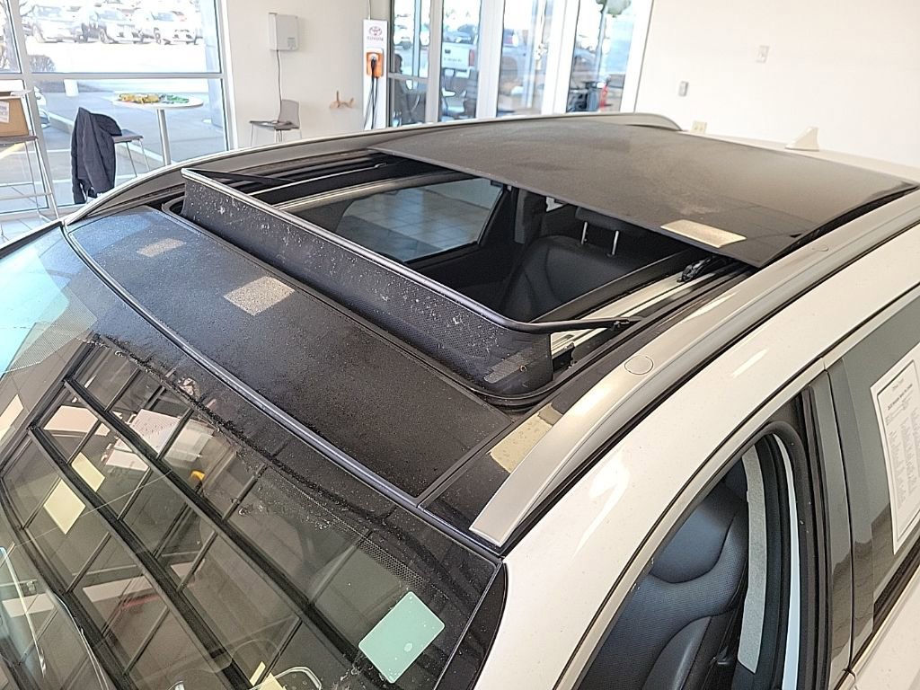 Used 2020 Hyundai Santa Fe Limited image 3