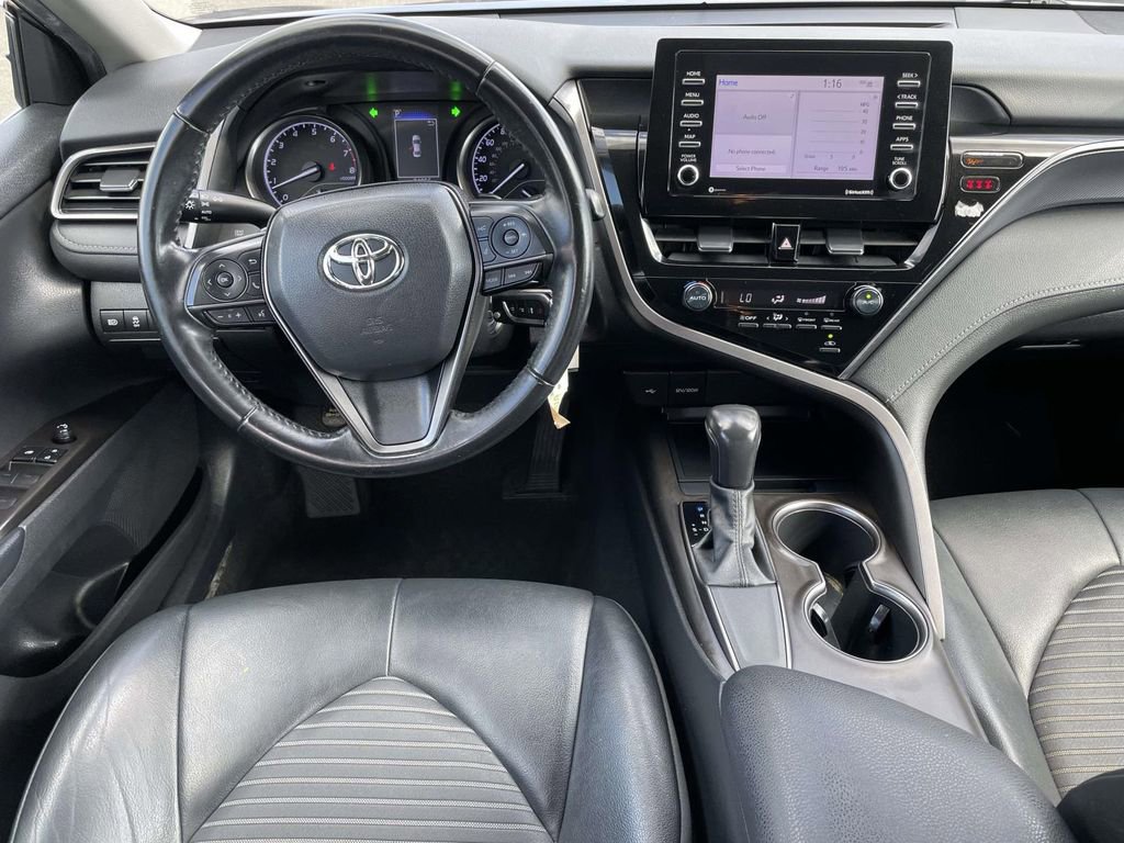 Used 2021 Toyota Camry SE image 25