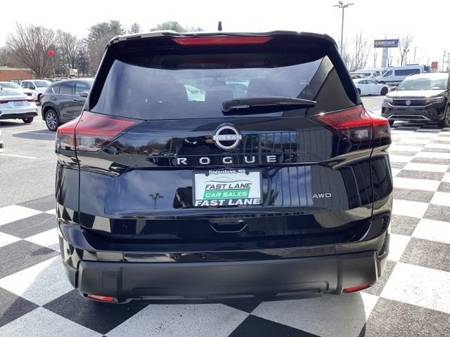 Used 2024 Nissan Rogue S image 8