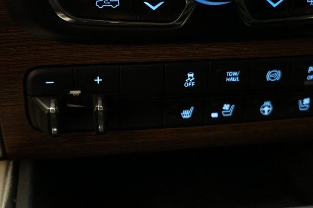 Used 2016 RAM 3500 Laramie w/ Convenience Group image 99