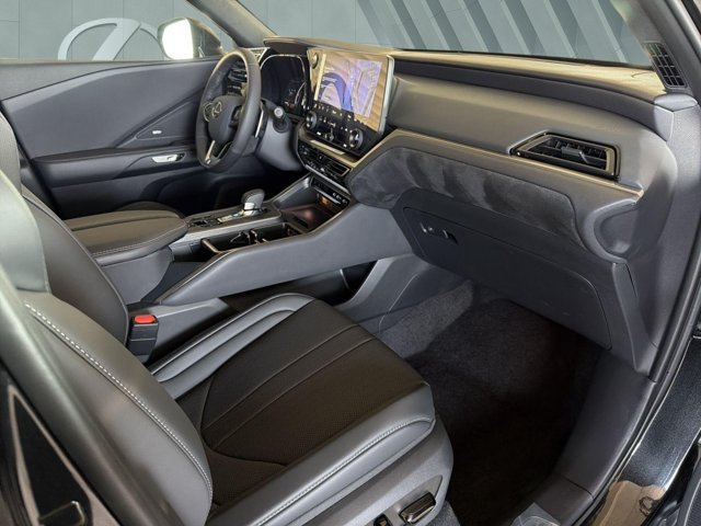 Certified 2026 Lexus TX 500h AWD w/ Technology Package image 25