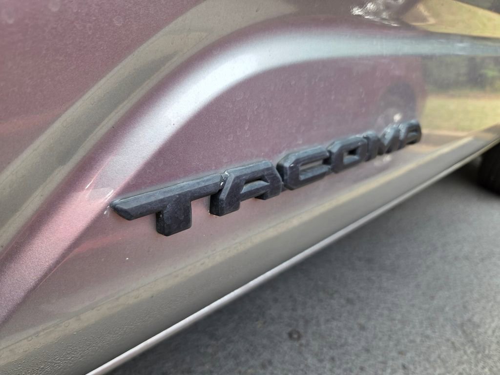 Used 2024 Toyota Tacoma SR5 AWD/4WD image 5