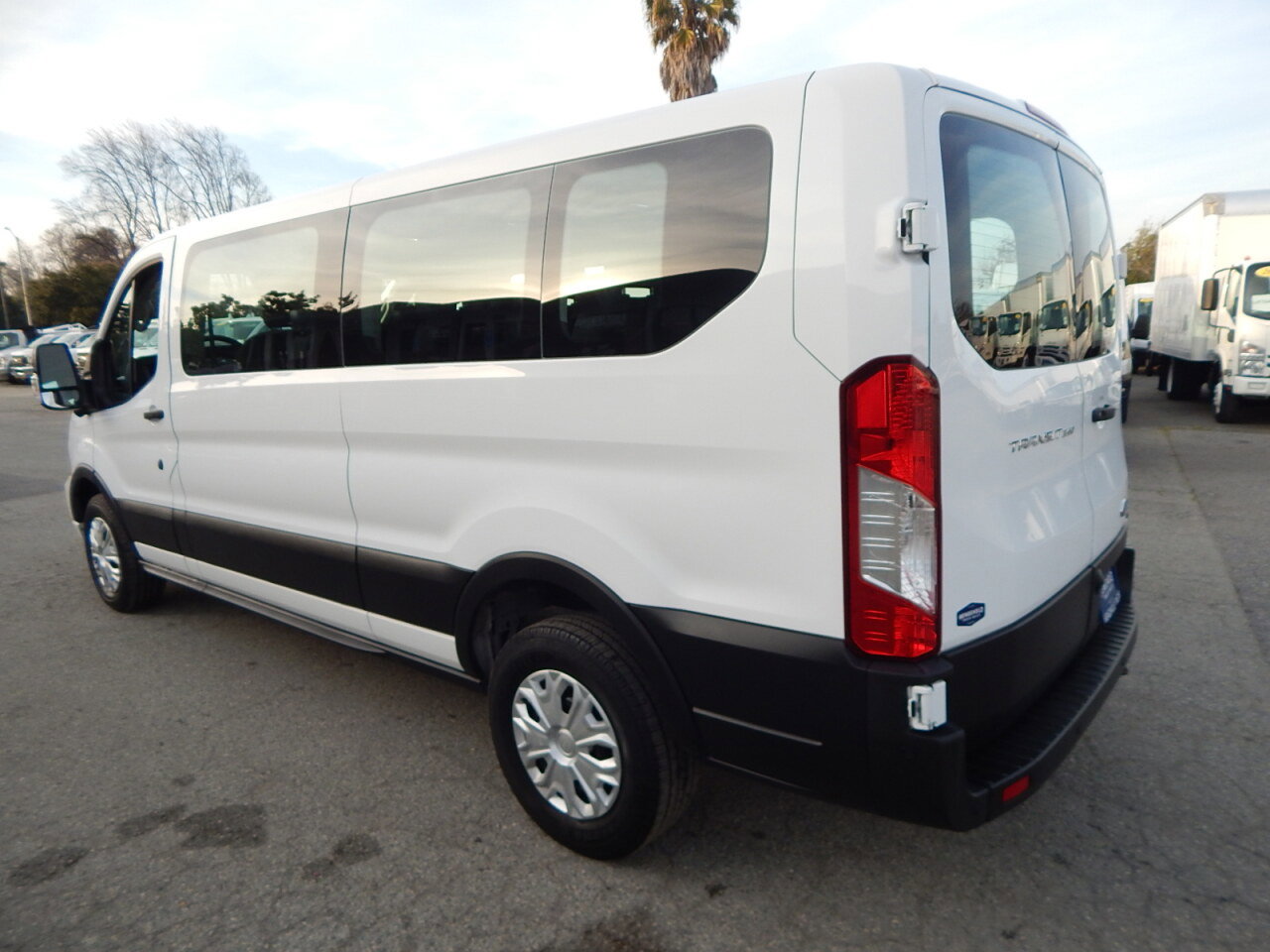 Used 2023 Ford Transit 350 XLT image 6