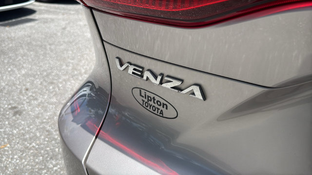 Certified 2023 Toyota Venza XLE AWD/4WD image 7