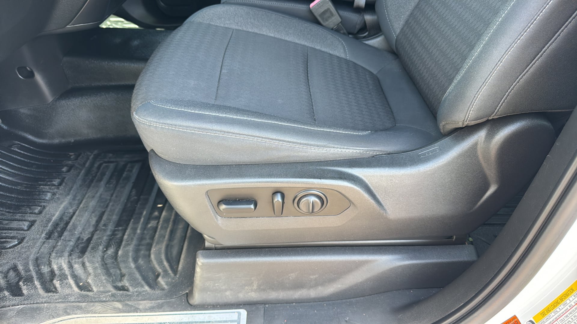 Used 2019 Chevrolet Silverado 1500 LT w/ Convenience Package AWD/4WD image 20