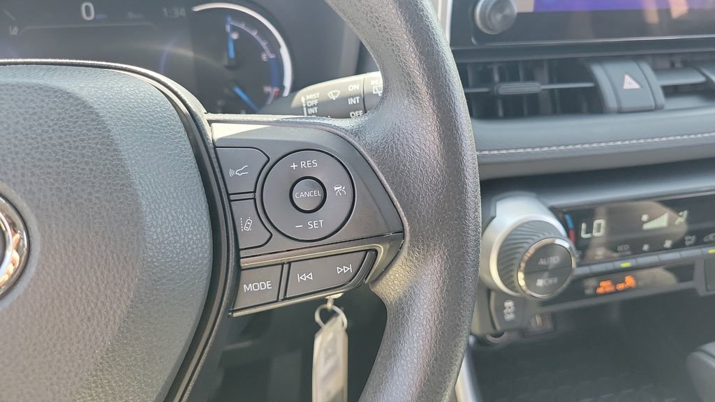 Certified 2024 Toyota RAV4 LE AWD/4WD image 25