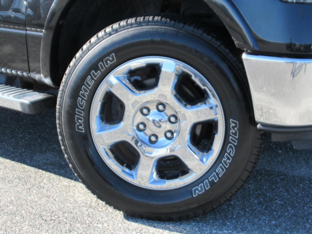Used 2014 Ford F150 Lariat w/ Lariat Chrome Package image 8