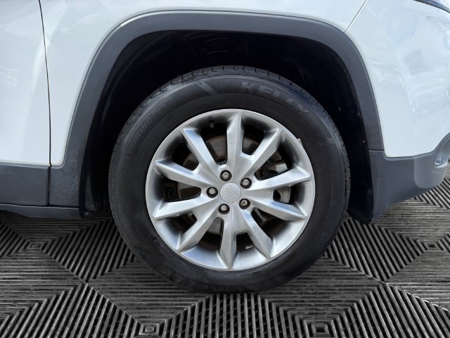 Used 2017 Jeep Cherokee Limited AWD/4WD image 9