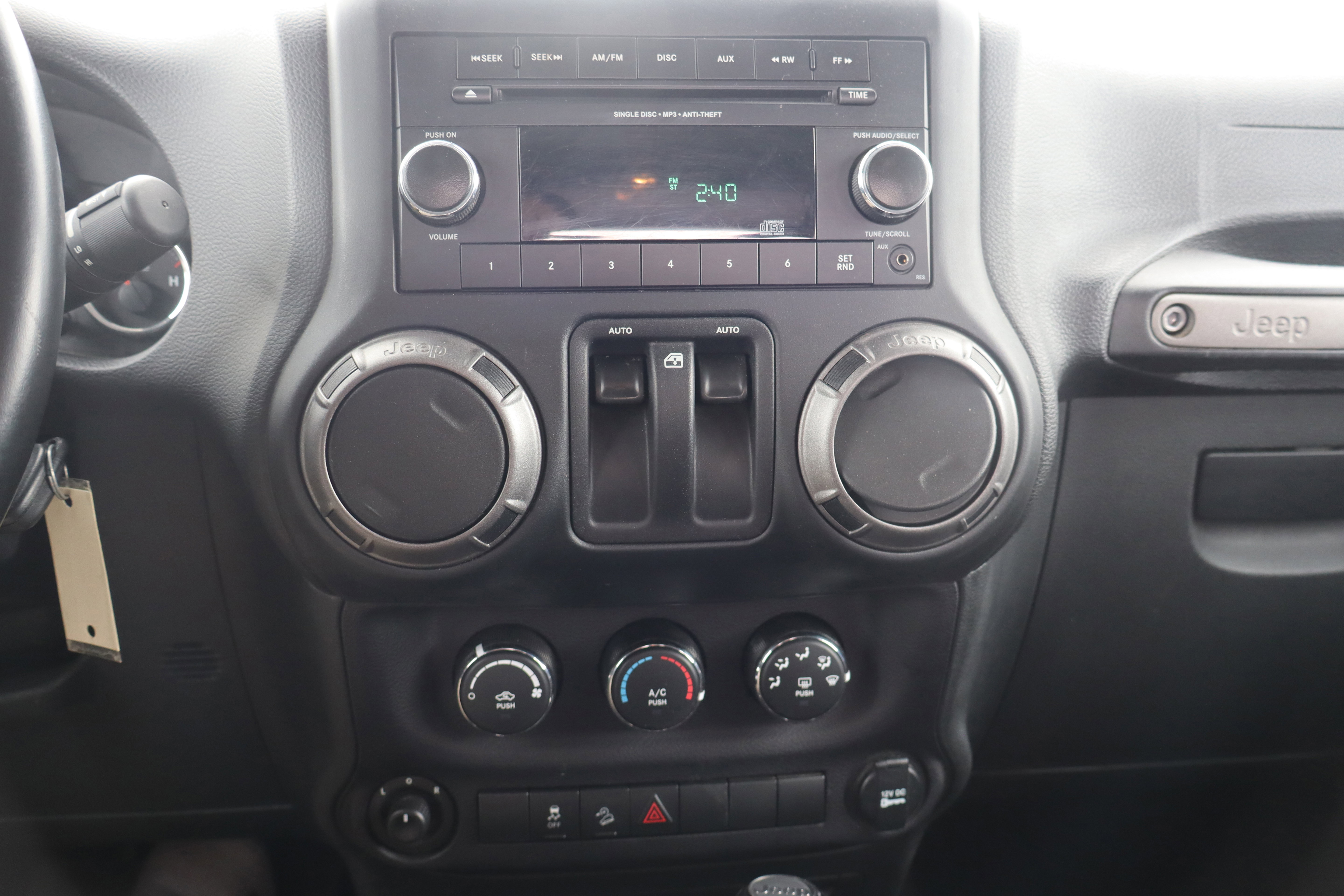 Used 2018 Jeep Wrangler Sport image 18