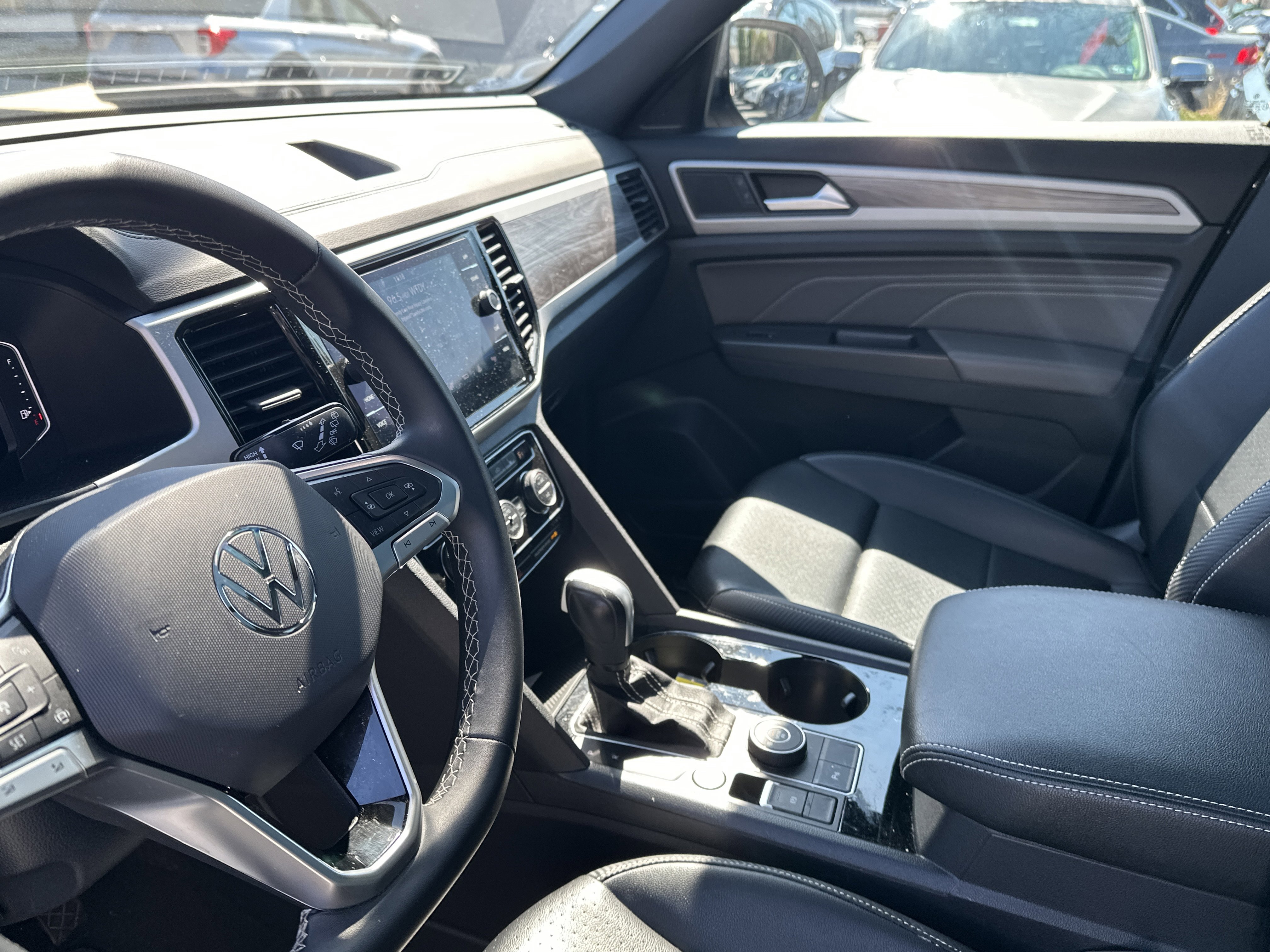 Used 2022 Volkswagen Atlas Cross Sport SE w/ Panoramic Sunroof Package image 8