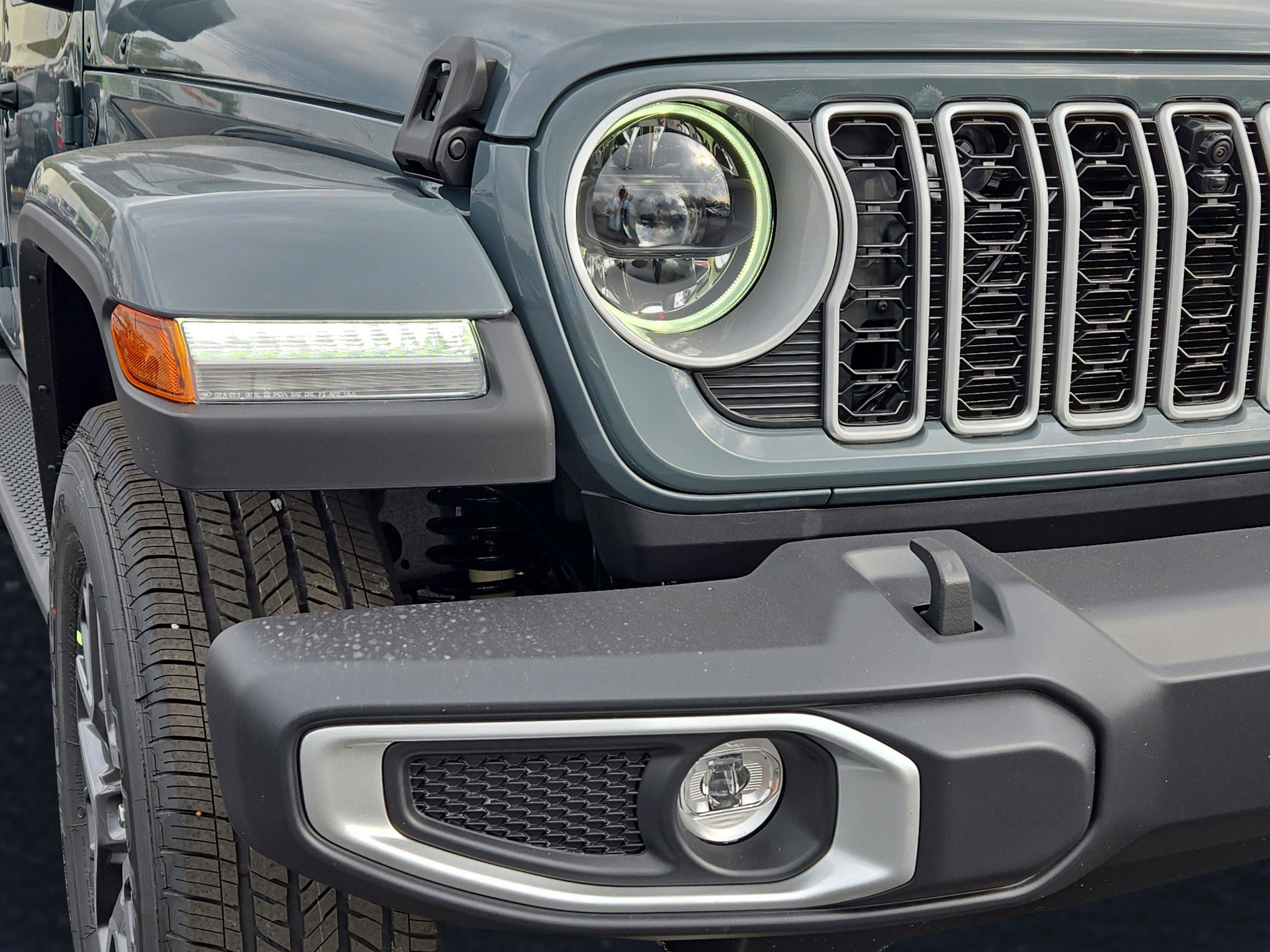 New 2026 Jeep Wrangler Unlimited Sahara AWD/4WD image 3