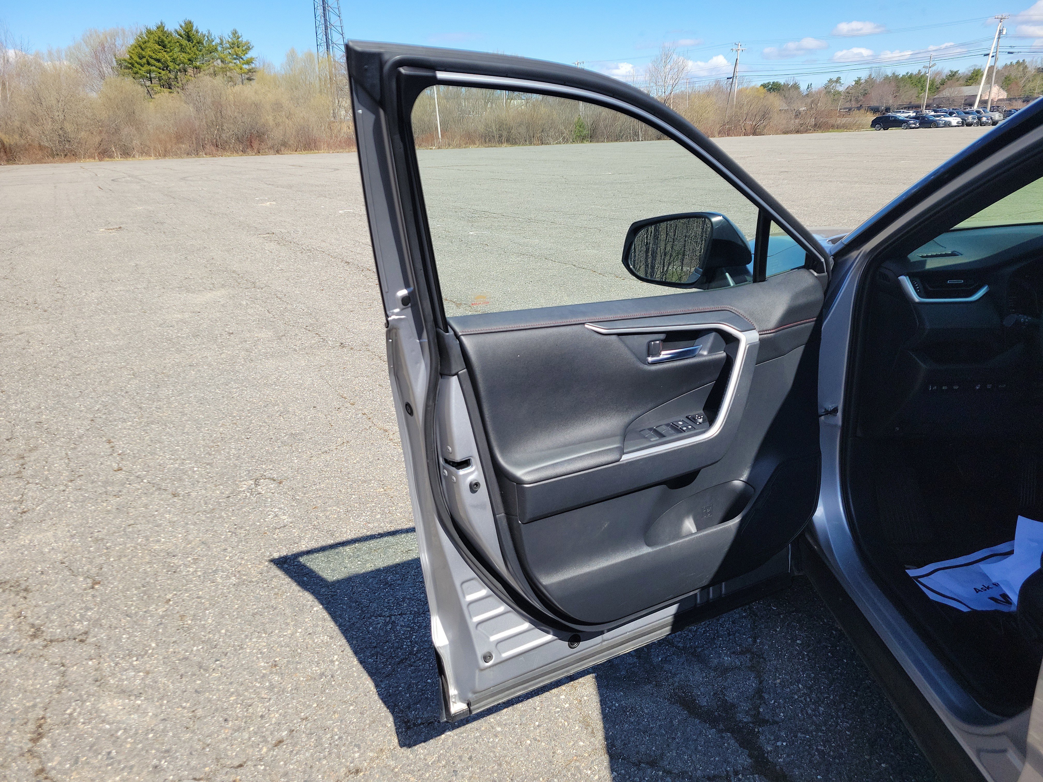 Used 2023 Toyota RAV4 XSE w/ Weather Package AWD/4WD image 15