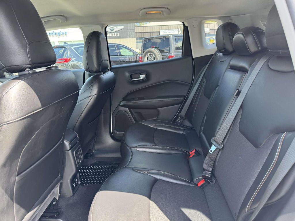 Used 2021 Jeep Compass Latitude w/ Convenience Group AWD/4WD image 9