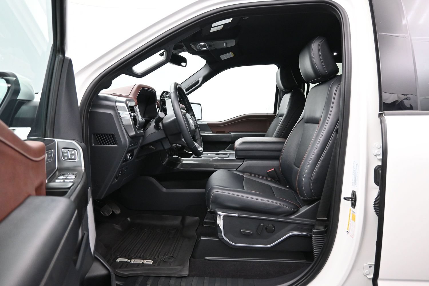 Used 2023 Ford F150 Lariat w/ Max Trailer Tow Package AWD/4WD image 9