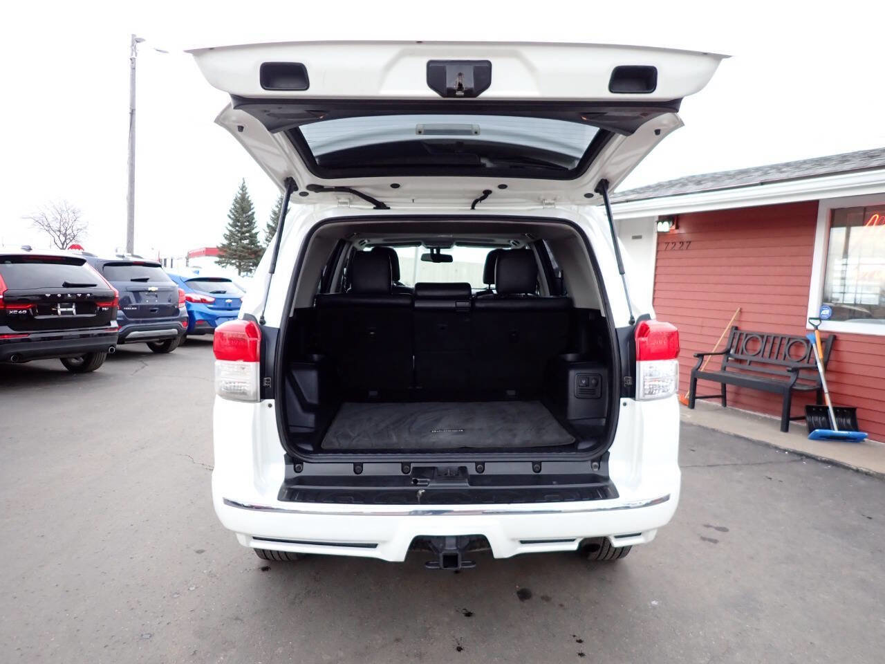 Used 2011 Toyota 4Runner Limited AWD/4WD image 5