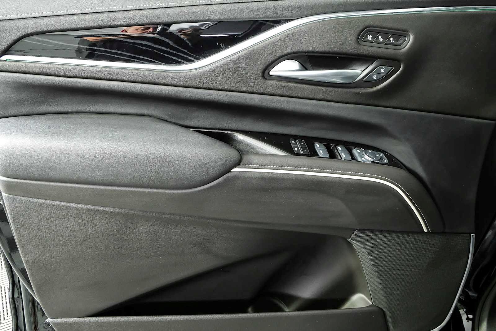 Certified 2024 Cadillac Escalade Sport AWD/4WD image 6