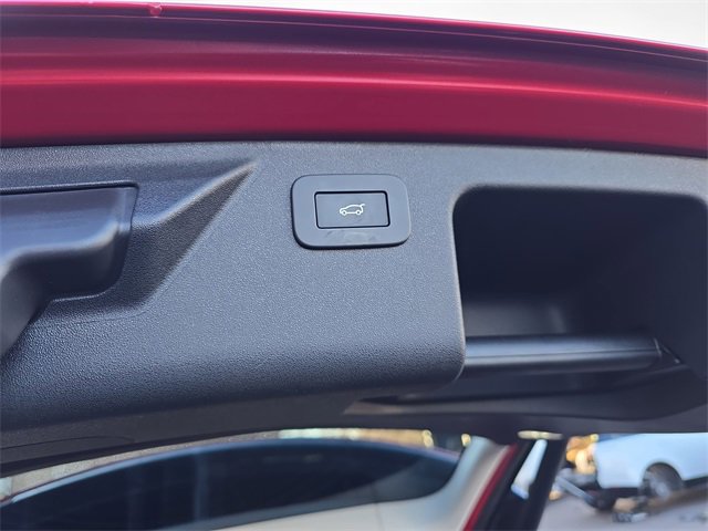 Used 2025 Land Rover Discovery Sport S image 16