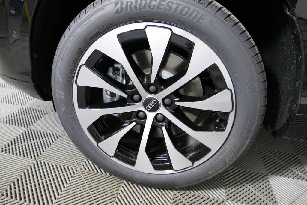 New 2026 Audi Q3 quattro 2.0T AWD/4WD image 9