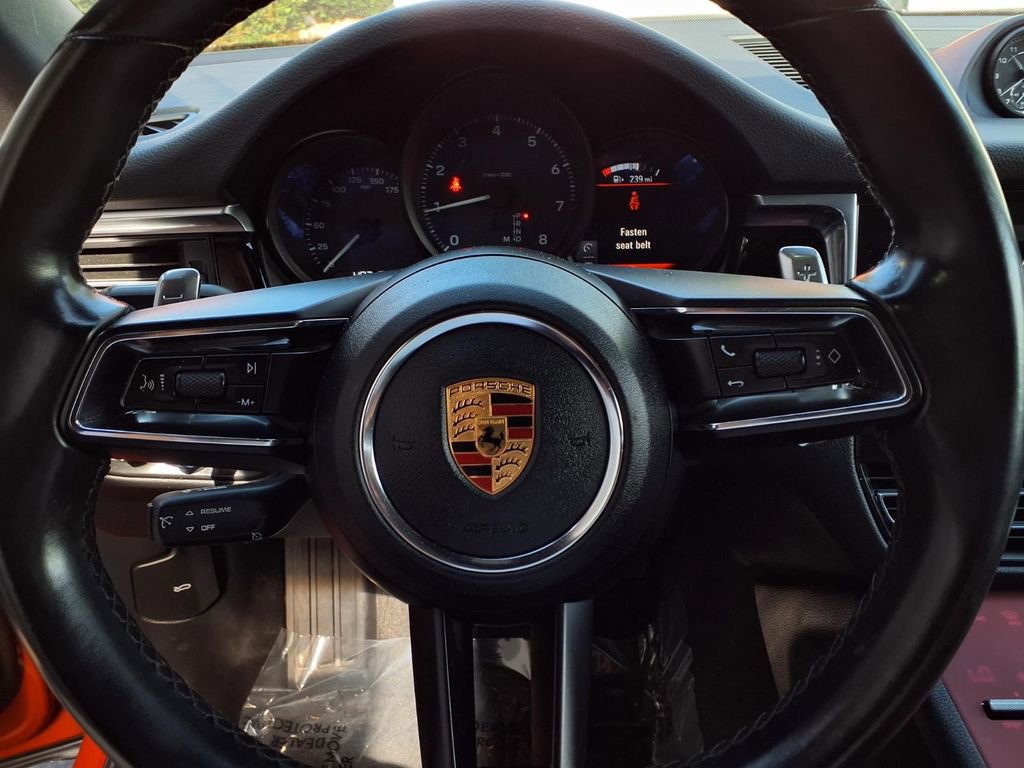 Used 2022 Porsche Macan image 11