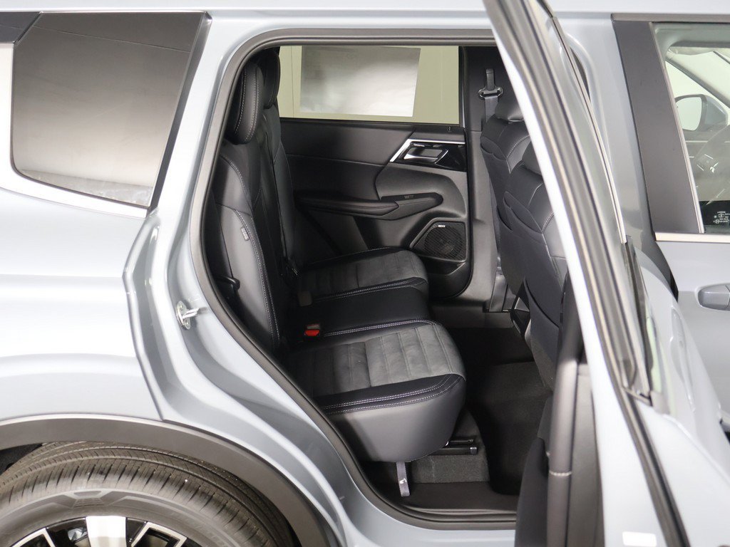 New 2026 Mitsubishi Outlander SE AWD/4WD image 30