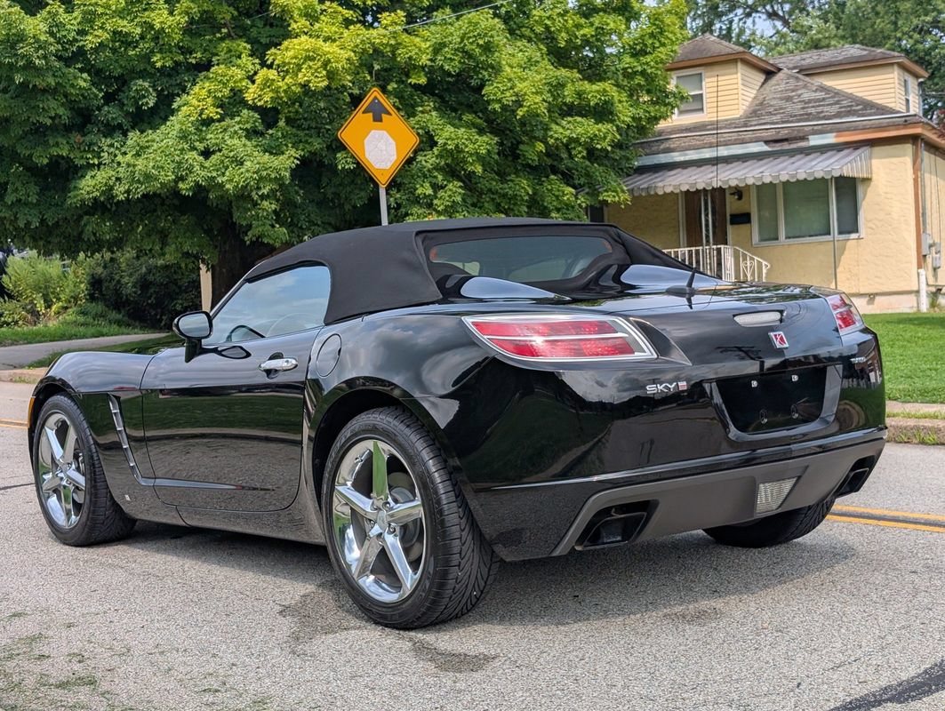 Used 2009 Saturn Sky Red Line RWD image 14