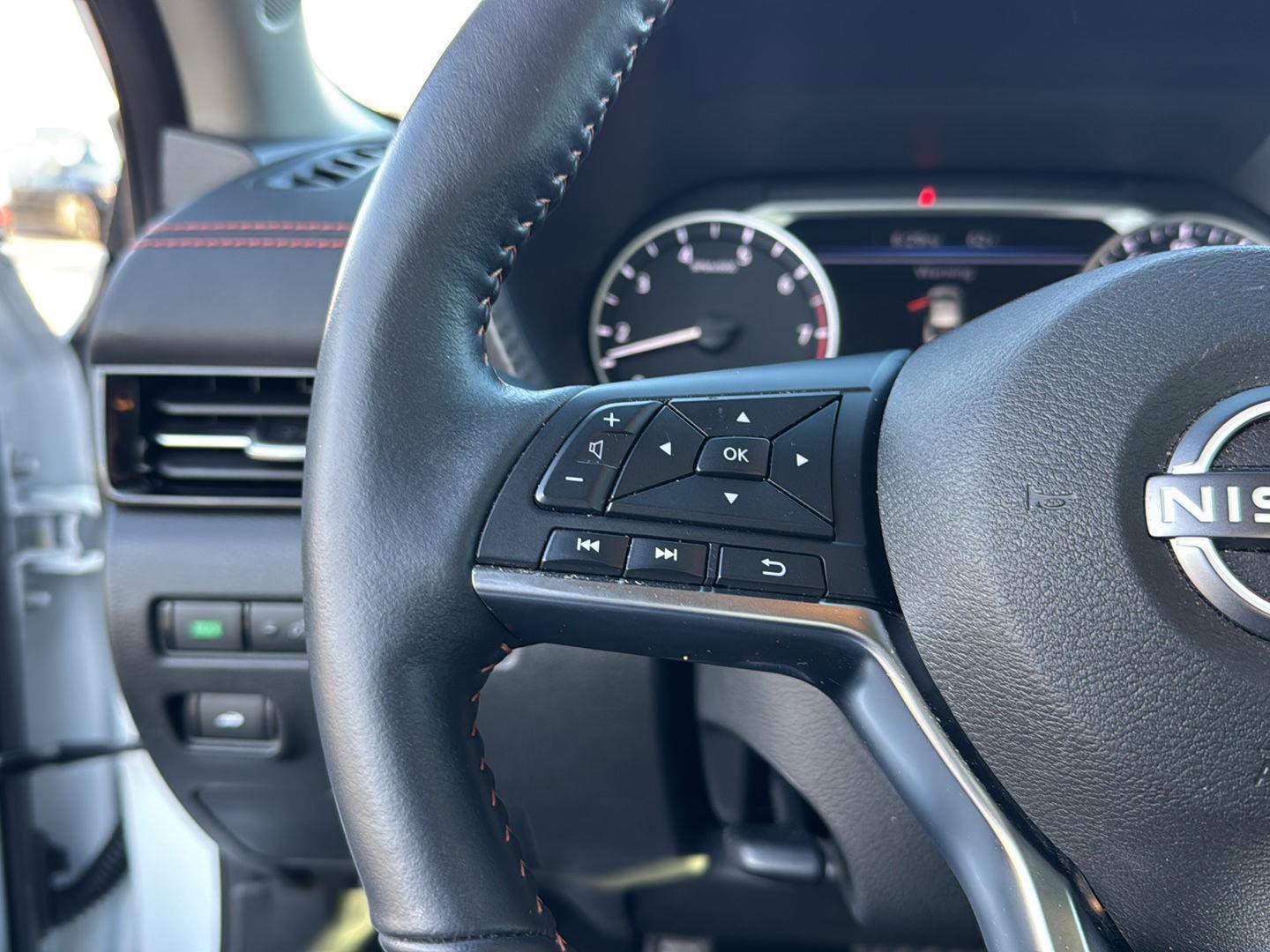 Used 2024 Nissan Sentra SR w/ SR Premium Package image 18