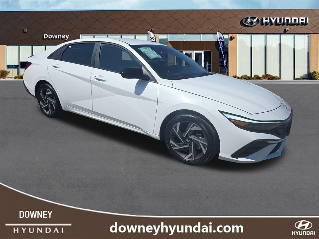 Used 2025 Hyundai Elantra Sport w/ Cargo Package FWD image 7
