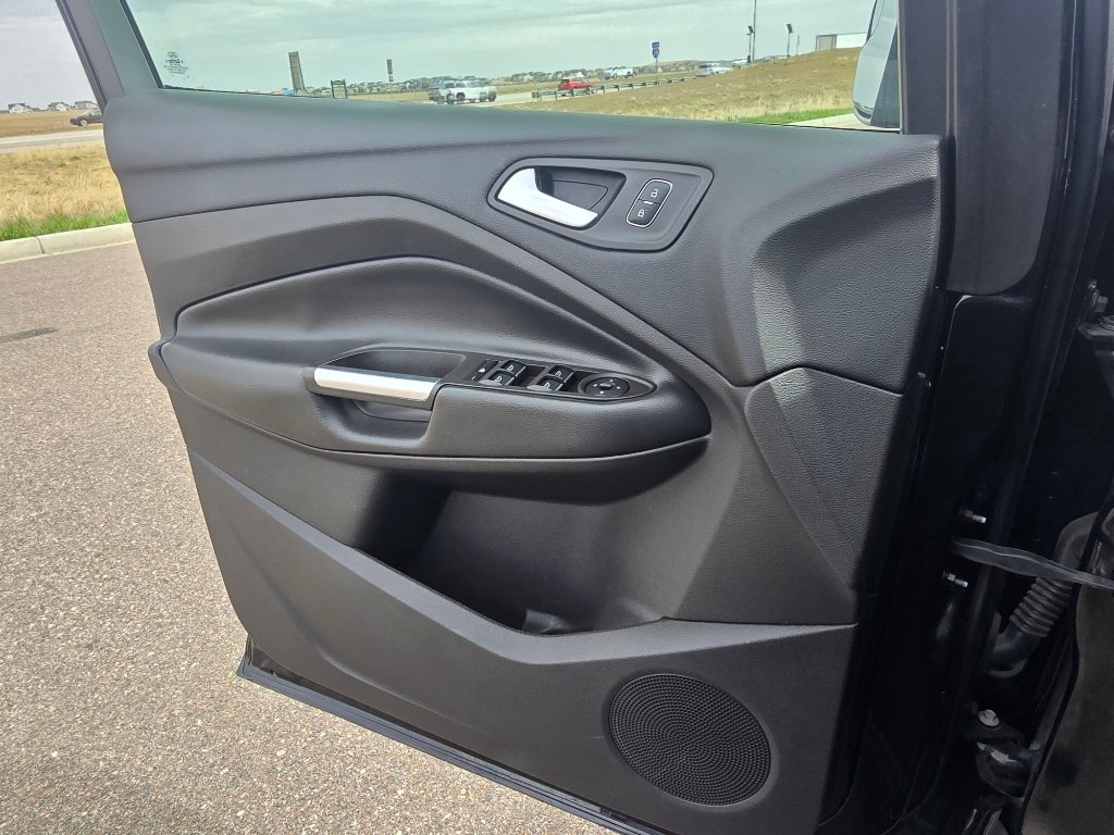 Used 2019 Ford Escape SE image 17