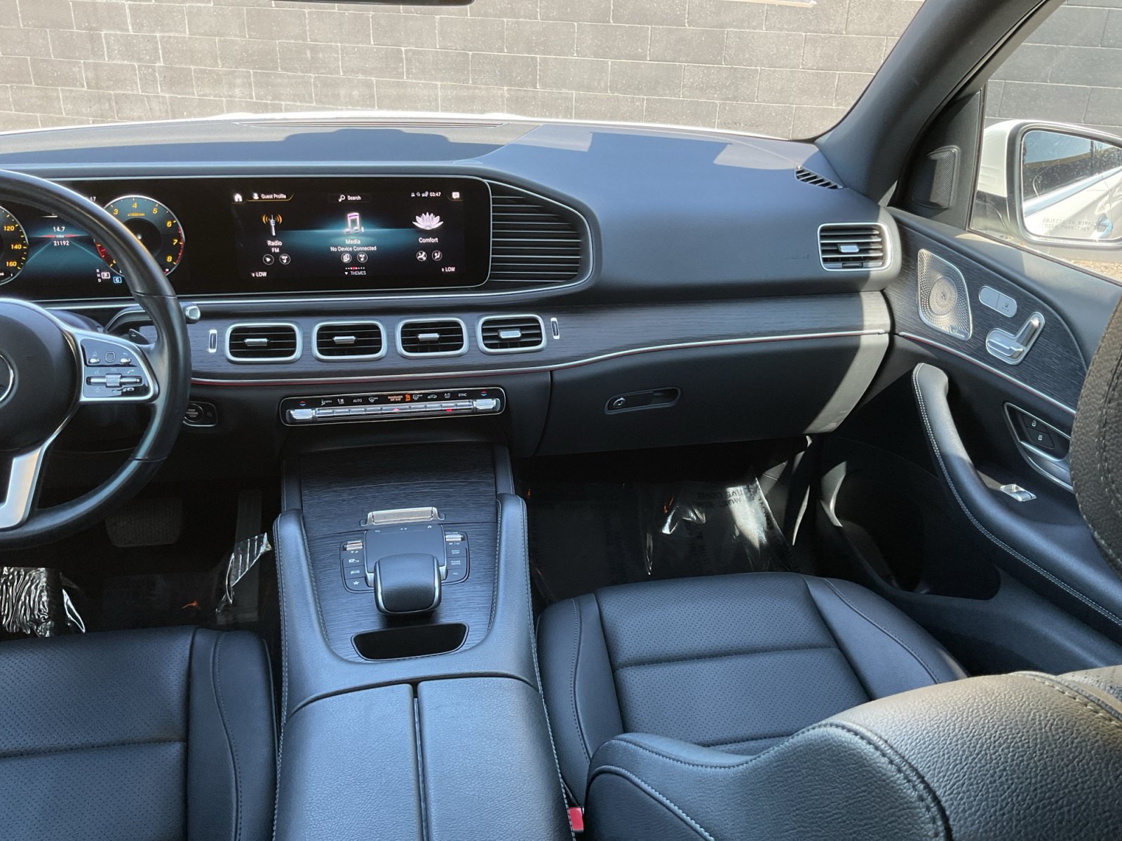 Used 2022 Mercedes-Benz GLE 350 4MATIC w/ Premium Package image 16