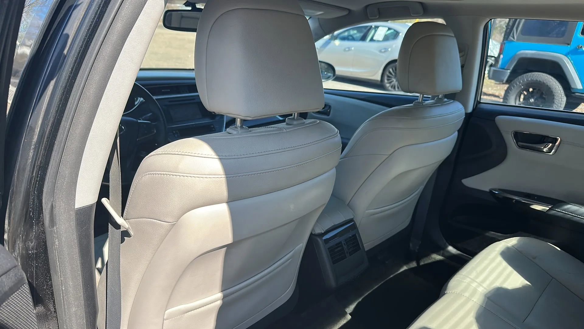 Used 2013 Toyota Avalon XLE Premium FWD image 16