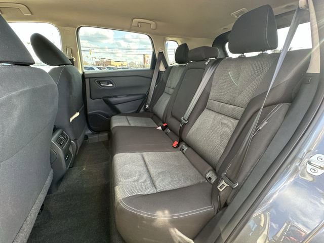 Used 2024 Nissan Rogue SV image 27
