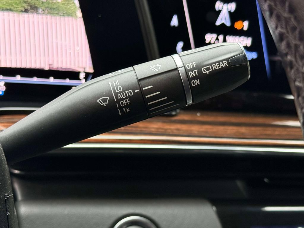 Used 2021 Cadillac Escalade ESV Luxury image 31