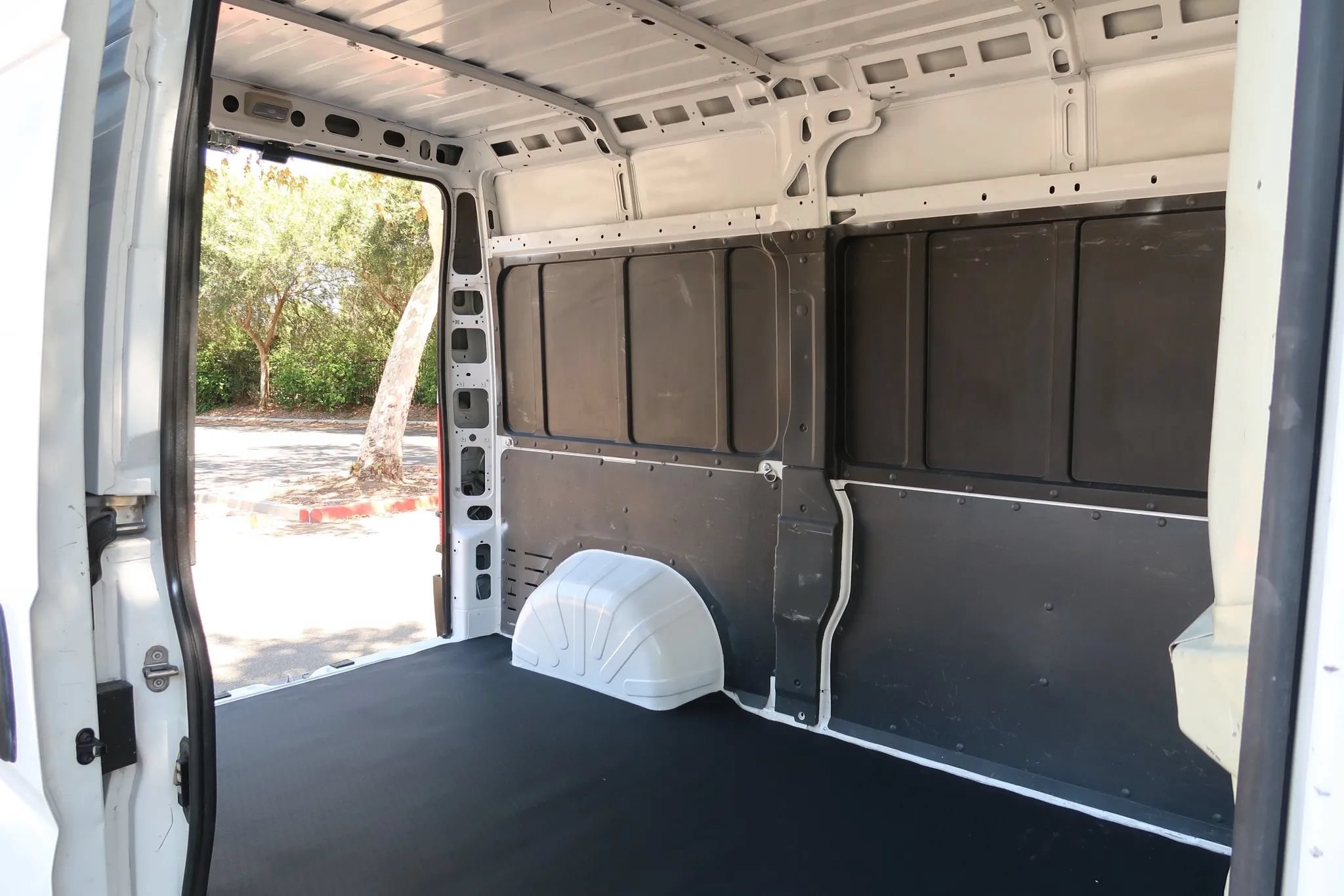 Used 2019 RAM ProMaster 2500 FWD image 14