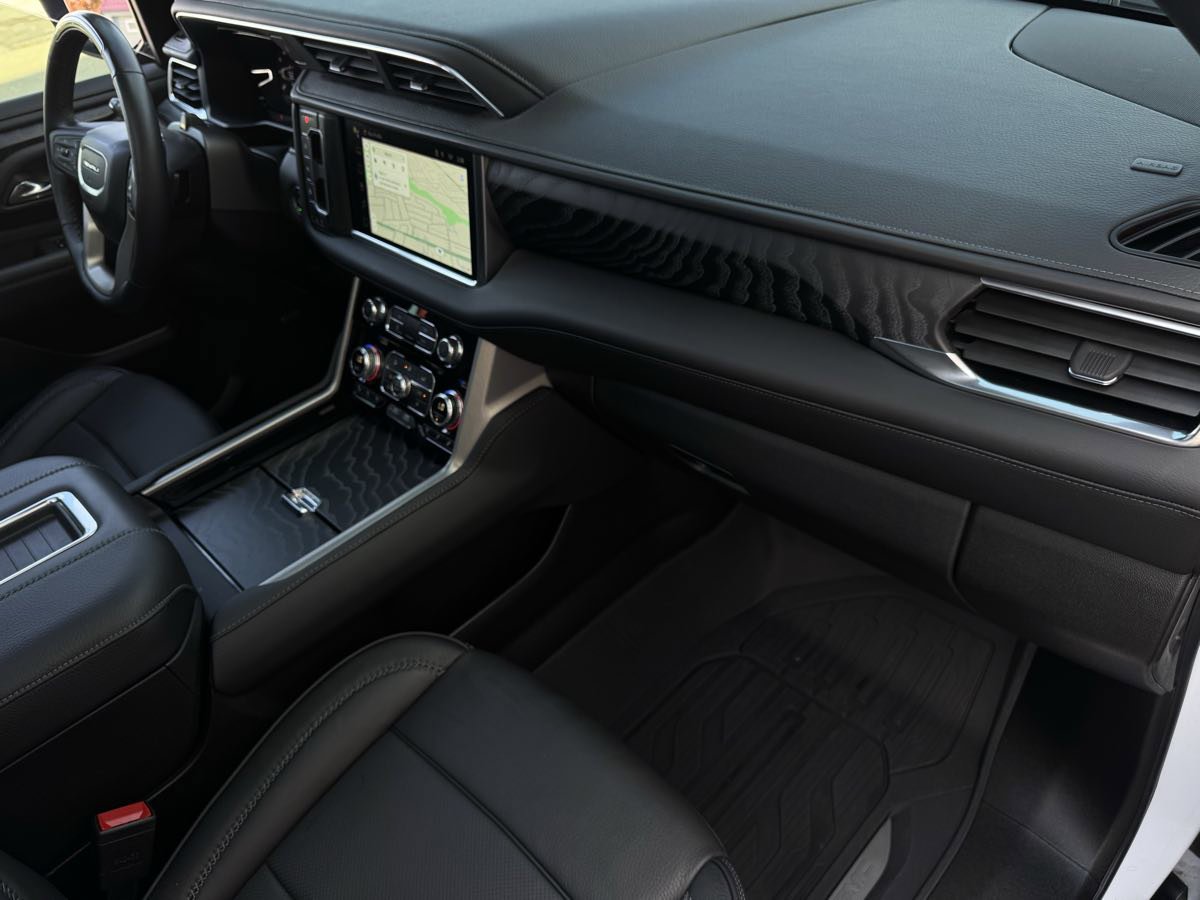 Used 2024 GMC Yukon Denali w/ Advanced Technology Package image 26