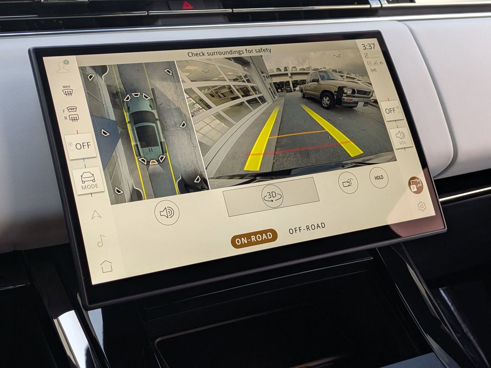 Used 2025 Land Rover Range Rover Sport Dynamic SE image 13