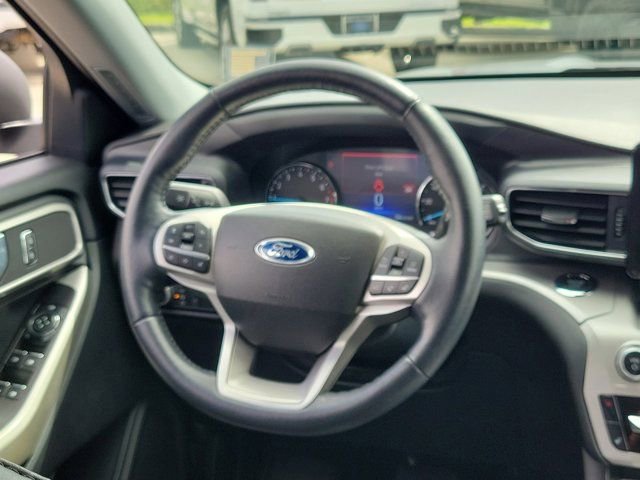 Certified 2022 Ford Explorer XLT w/ Equipment Group 202A image 20