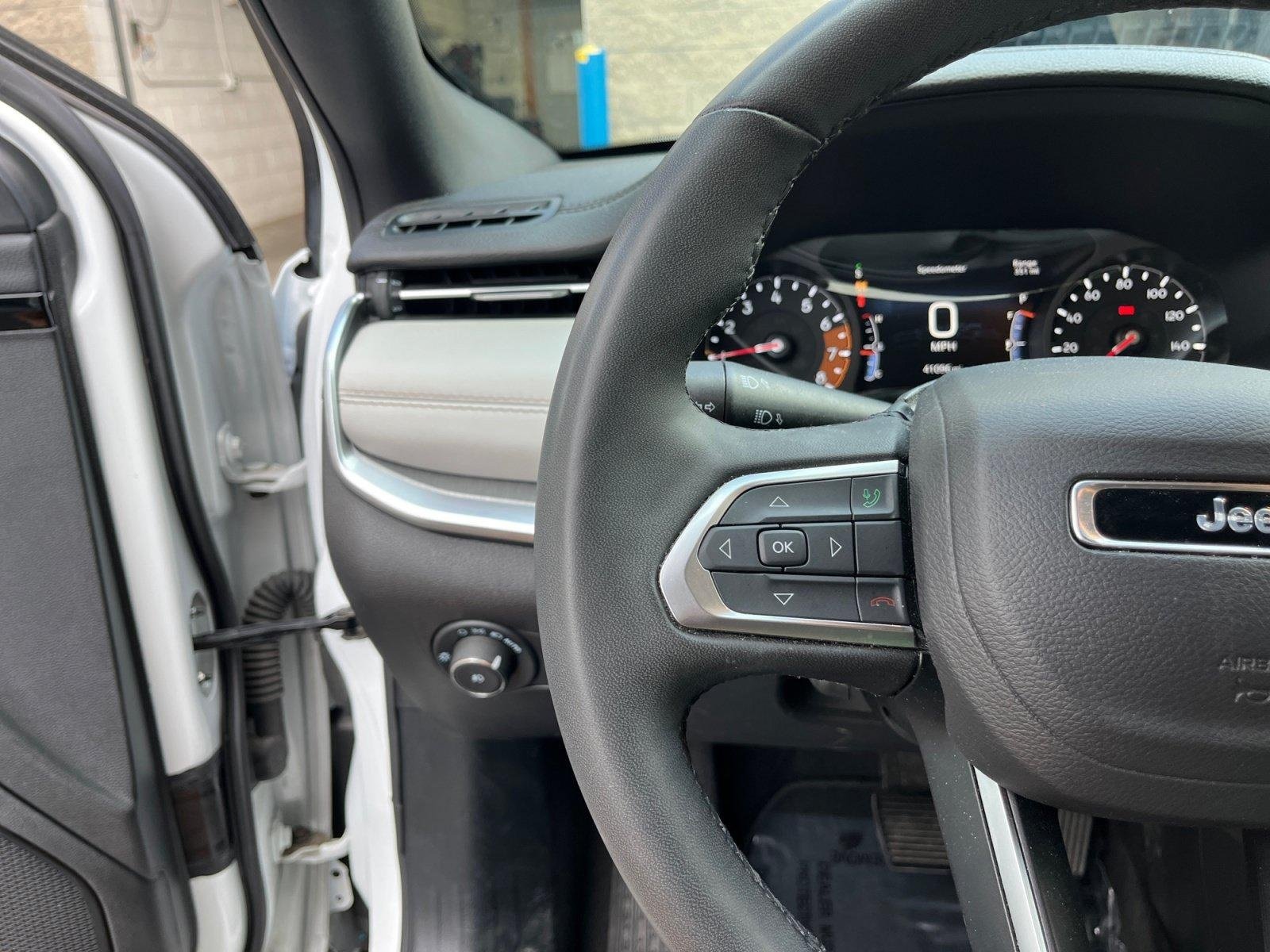Used 2025 Jeep Compass Limited AWD/4WD image 13