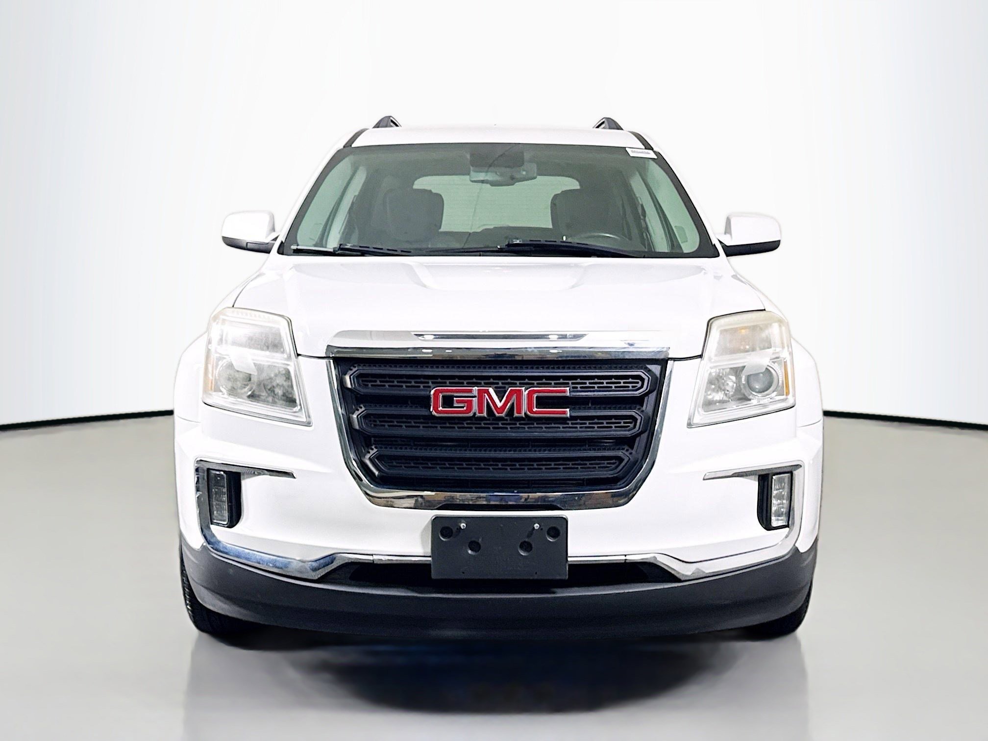 Used 2017 GMC Terrain SLE w/ Convenience Package FWD image 2