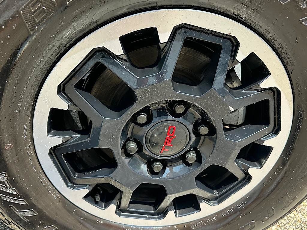 Certified 2024 Toyota Tacoma TRD Off-Road AWD/4WD image 30