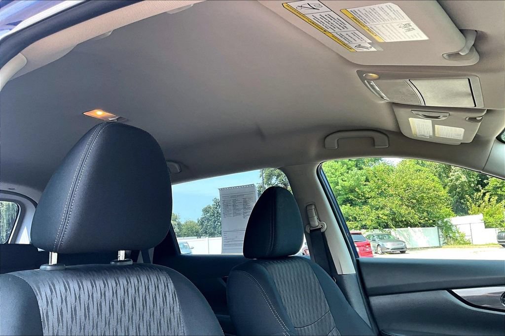 Used 2018 Nissan Rogue S AWD/4WD image 22