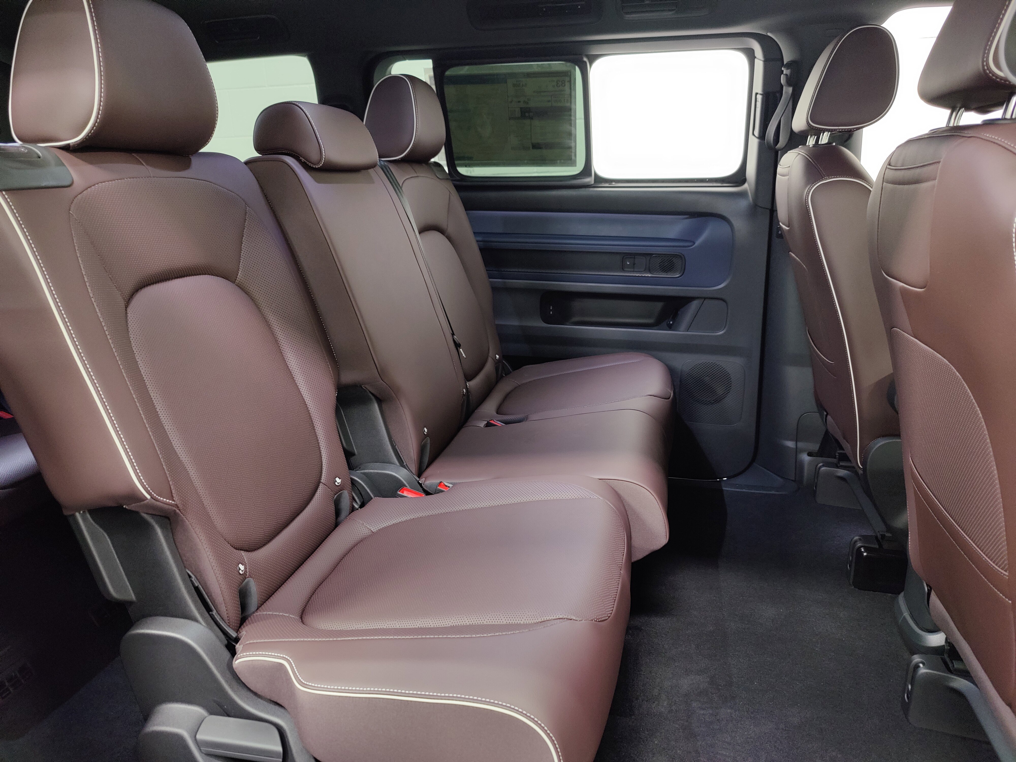 Used 2025 Volkswagen ID. Buzz Pro S image 5