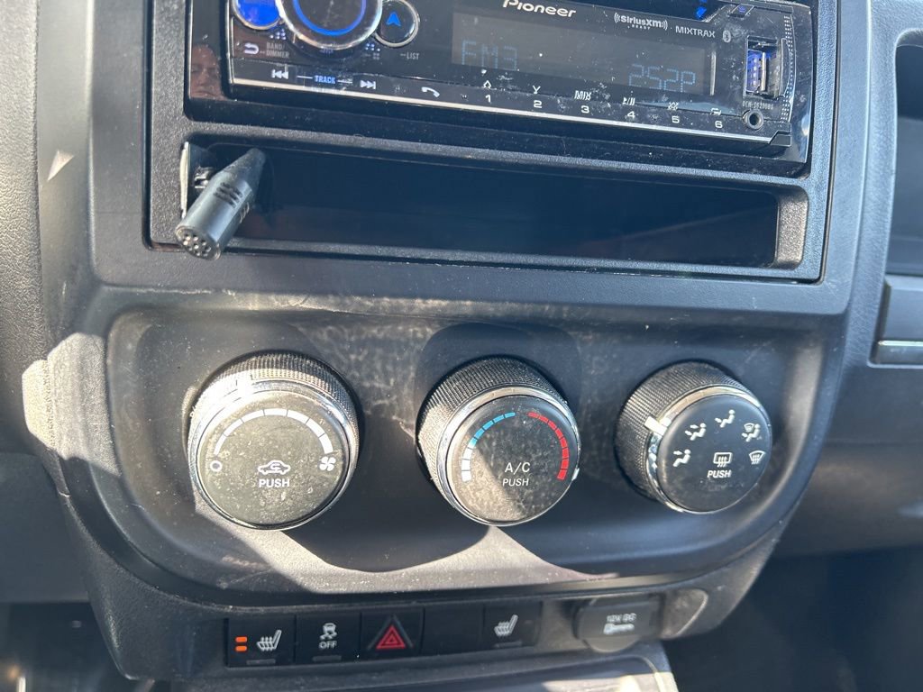 Used 2016 Jeep Patriot Latitude image 25