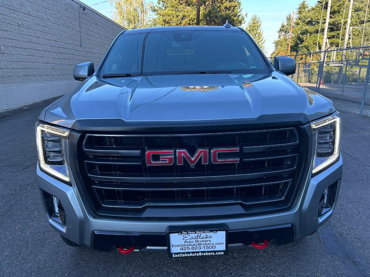 Used 2024 GMC Yukon XL AT4 w/ Technology Package AWD/4WD image 2